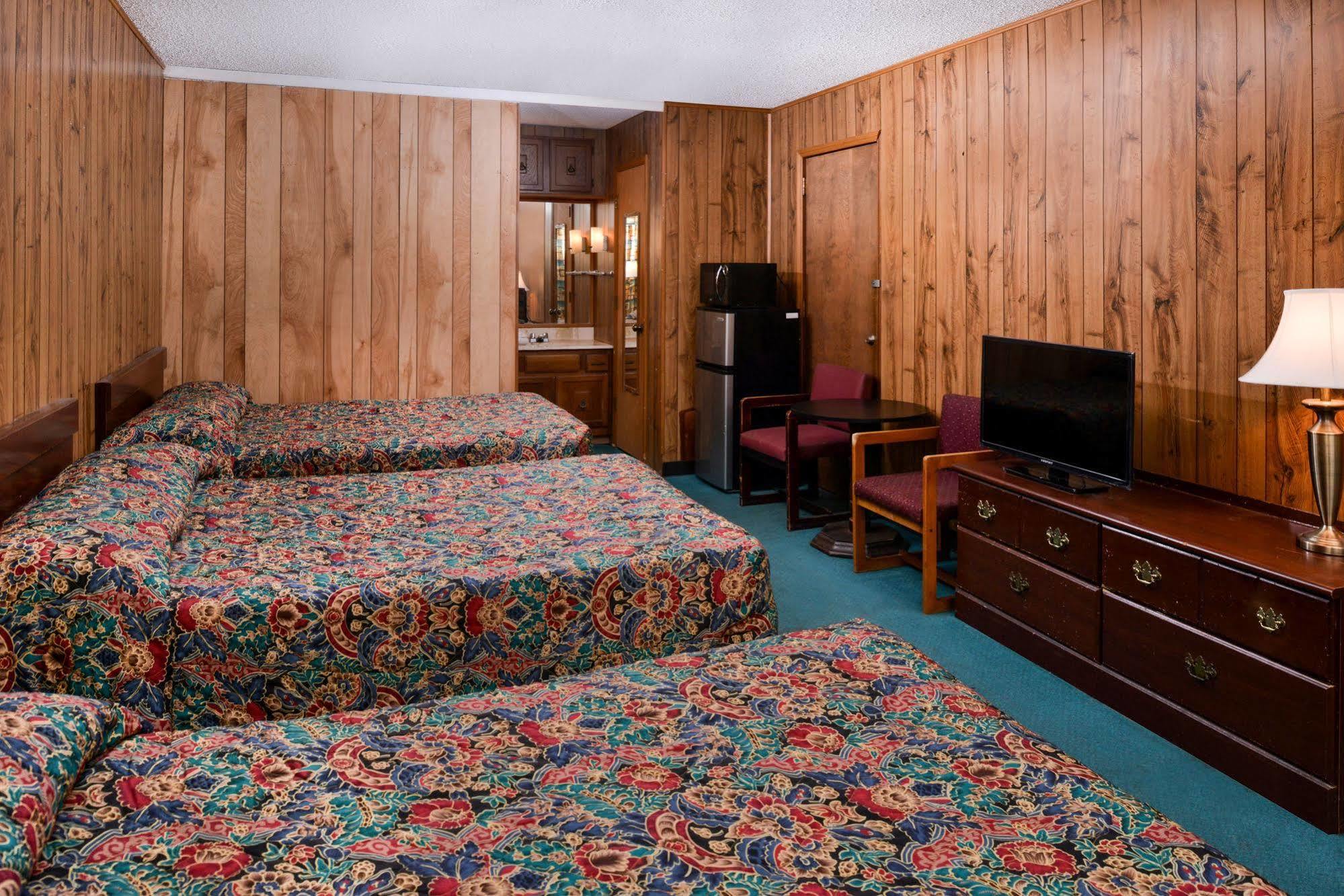 Red Carpet Inn Battleboro Buitenkant foto