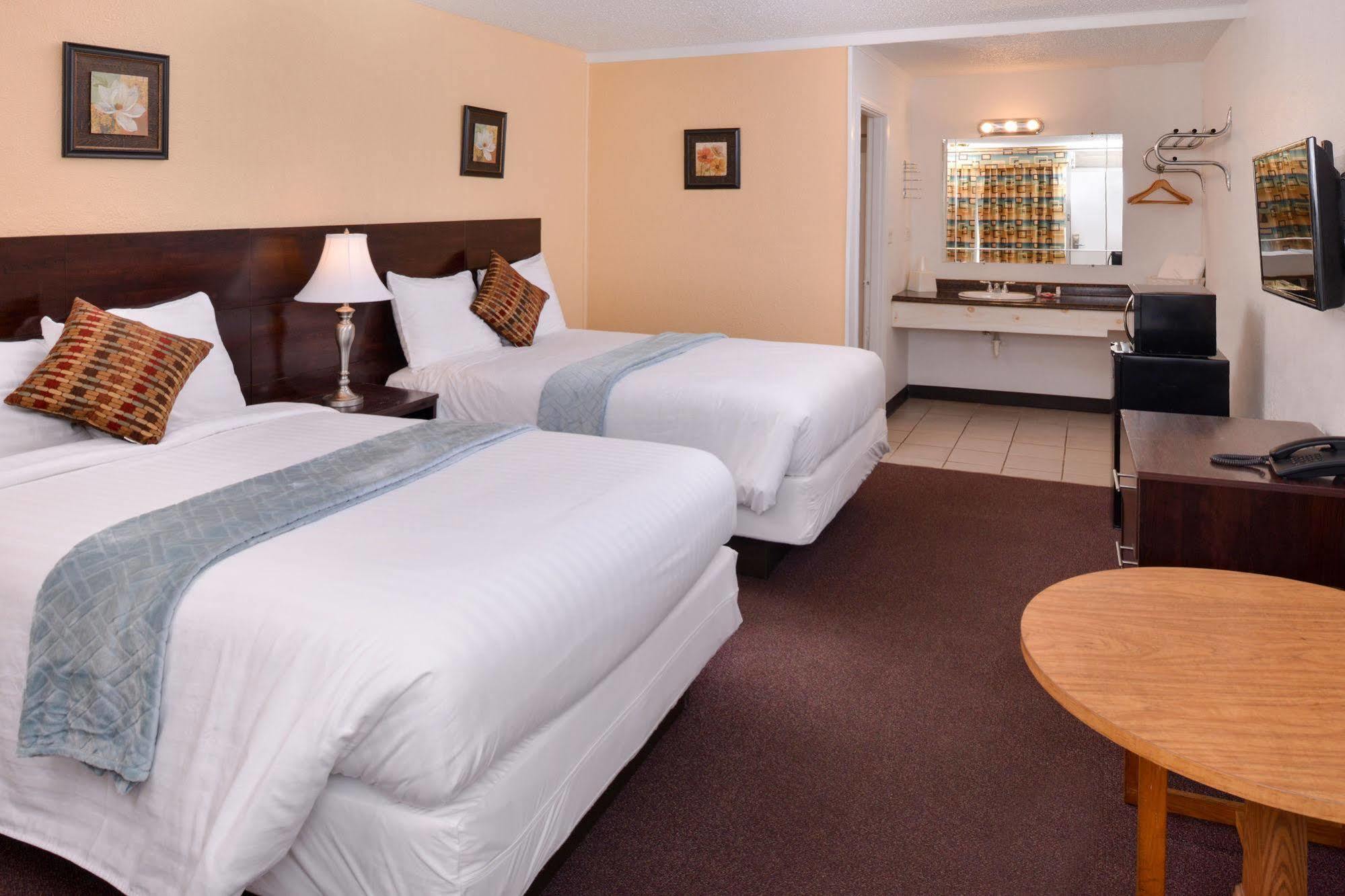 Red Carpet Inn Battleboro Buitenkant foto